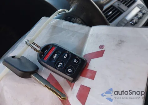 2008 Honda Odyssey Touring z USA, uszkodzony, nr VIN 5FNRL38928B058241